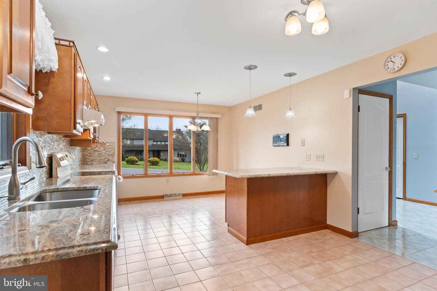 6365 N Huntsmen Dr. photo 2