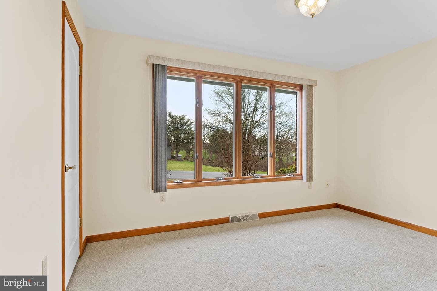 6365 N Huntsmen Dr. photo 20
