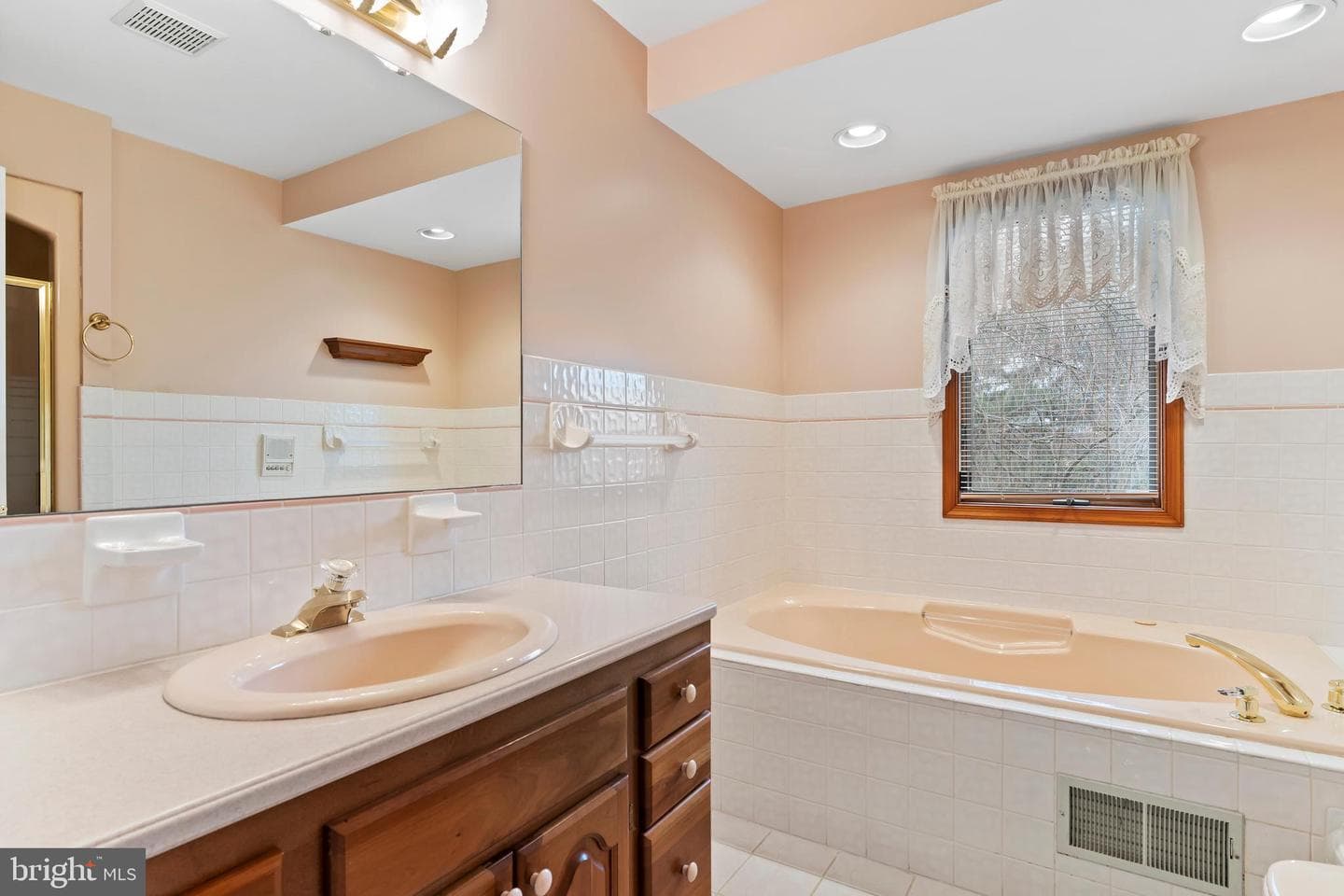 6365 N Huntsmen Dr. photo 25