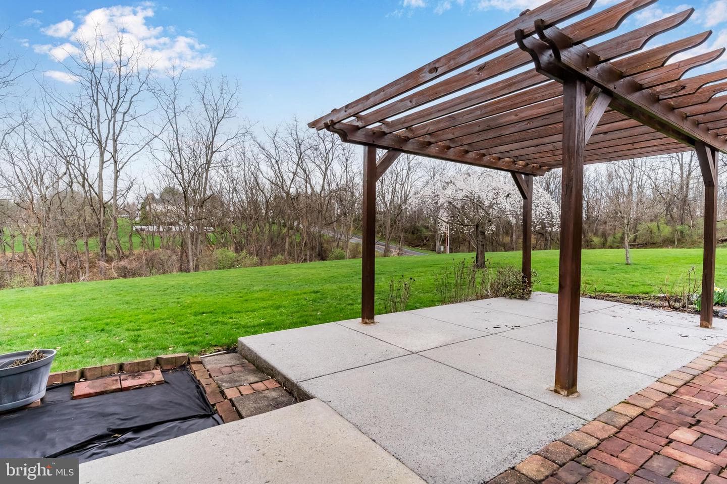 6365 N Huntsmen Dr. photo 42