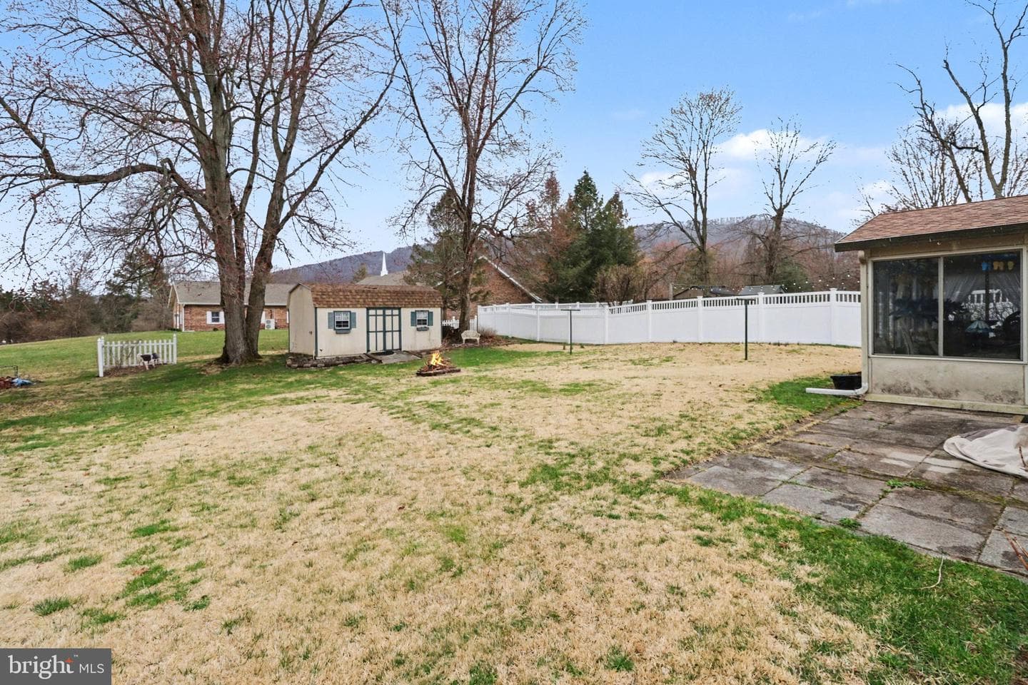 619 Charles Road photo 3