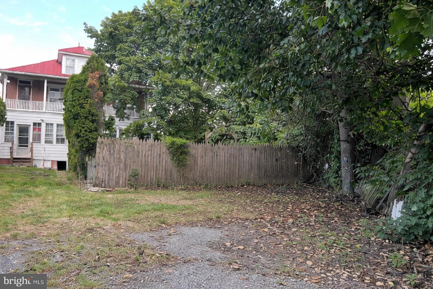 198 Pine Street photo 32
