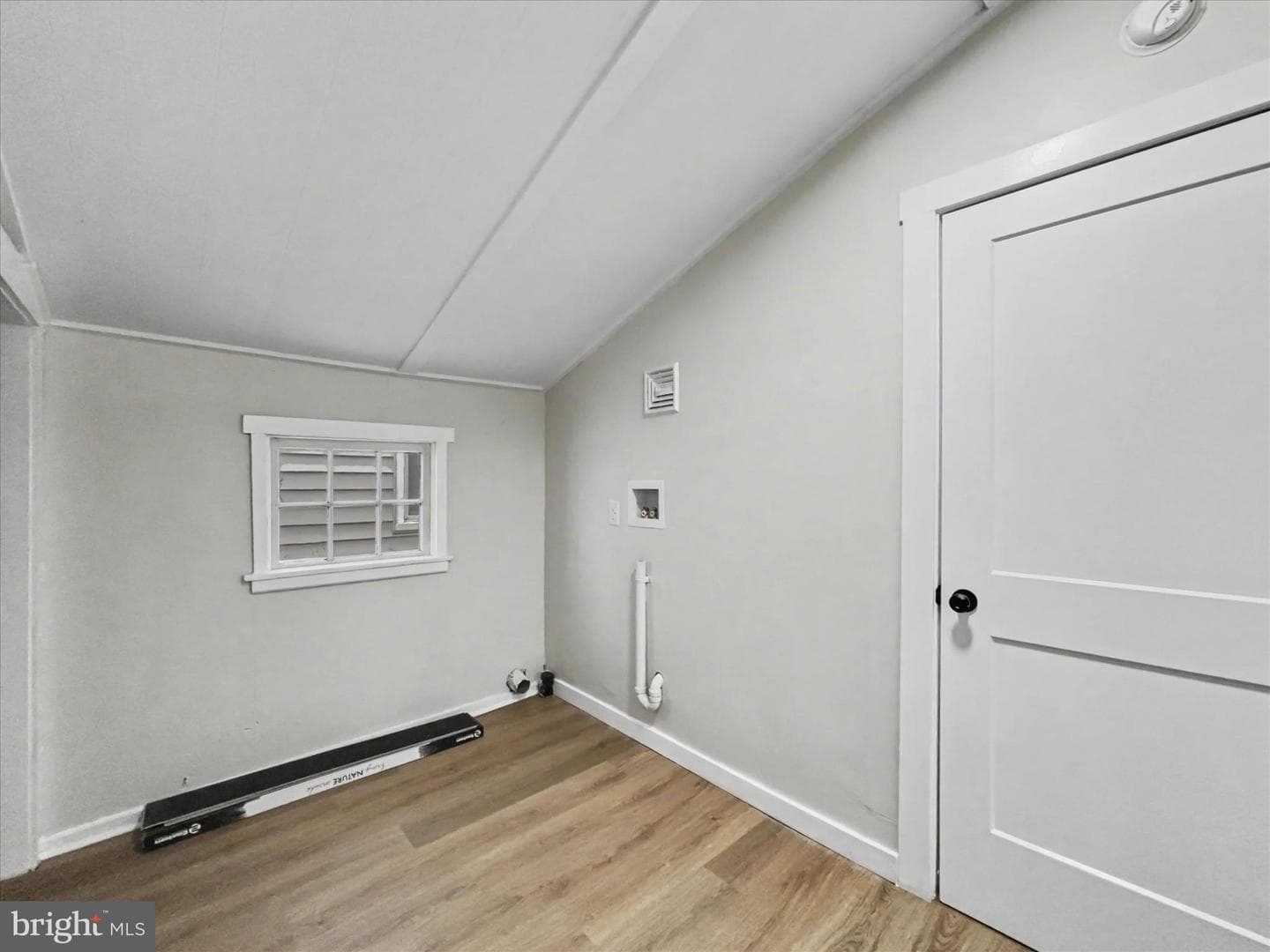 257 Moore Street photo 11
