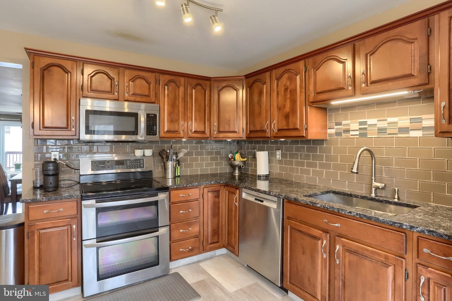 2039 Raleigh Road photo 8