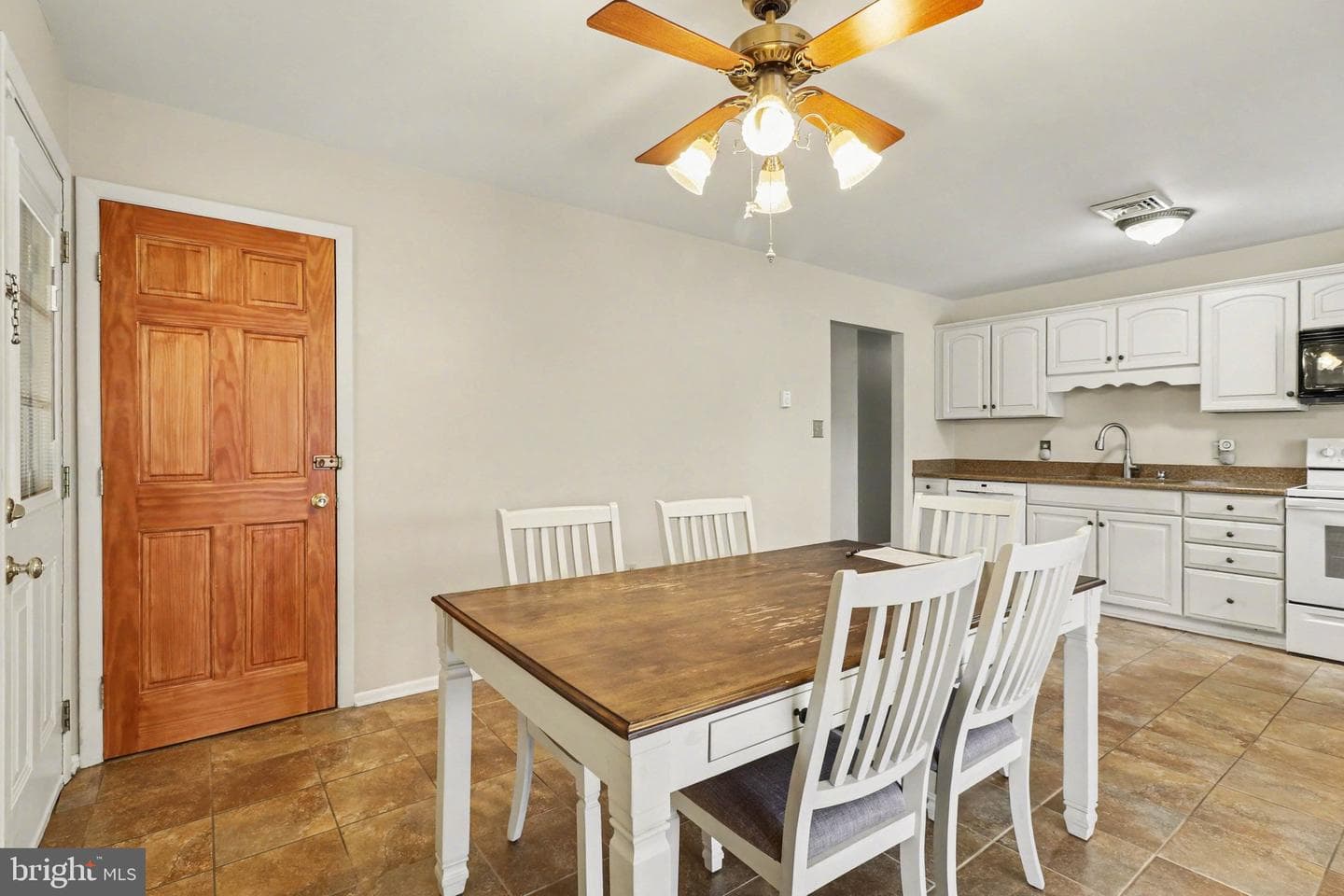 1118 Bethlynn Drive photo 4