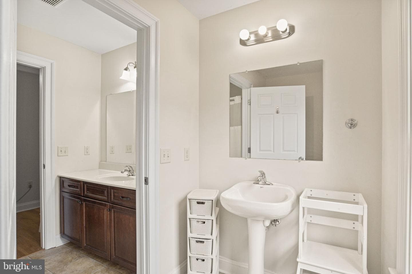 102 High Pointe Drive photo 17
