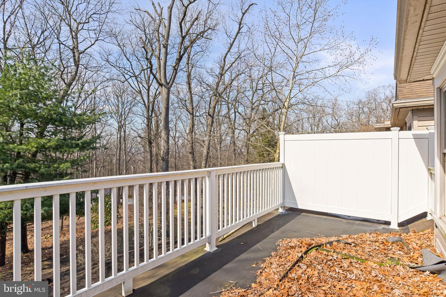 102 High Pointe Drive photo 35