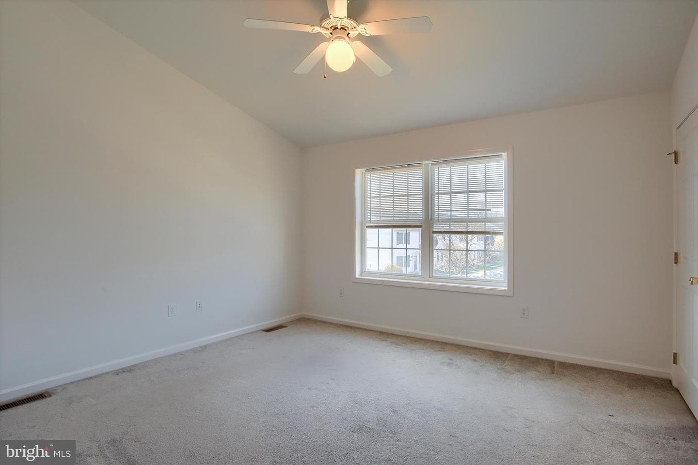 7506 Clover Lee Boulevard photo 12