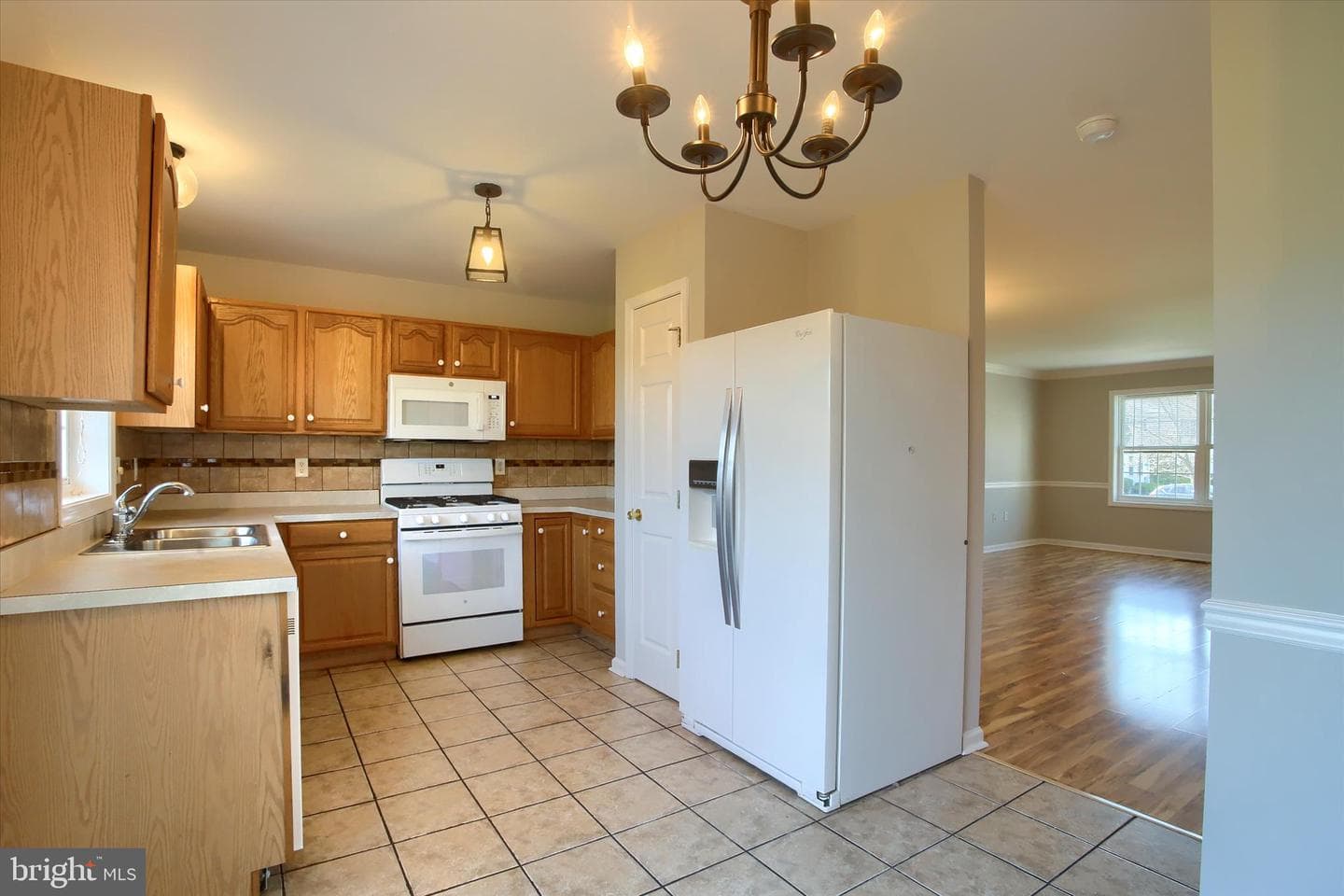 7506 Clover Lee Boulevard photo 9