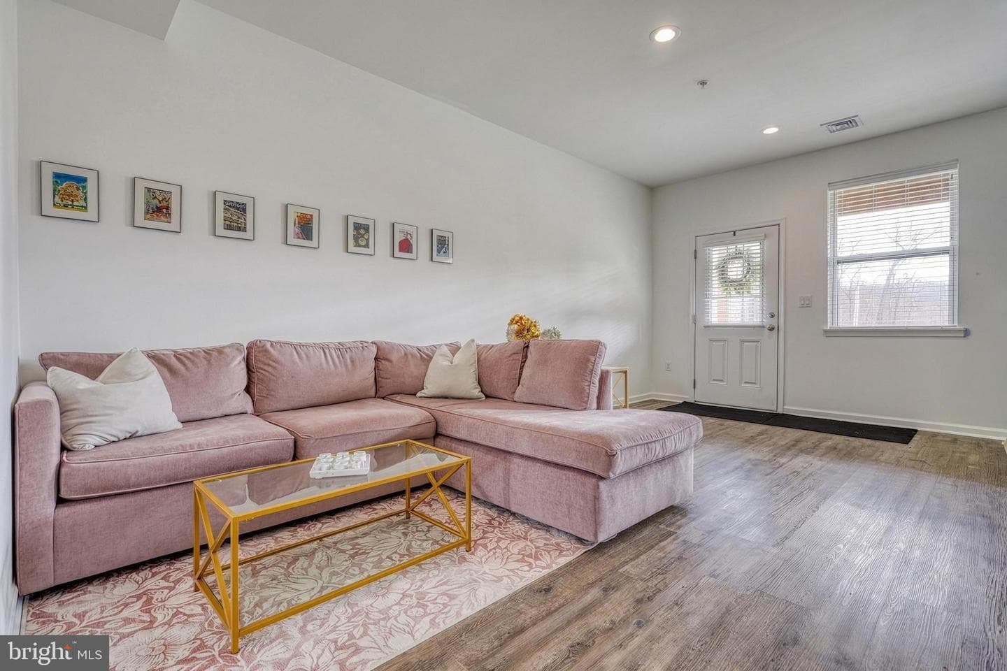 161 High Pointe Drive photo 10