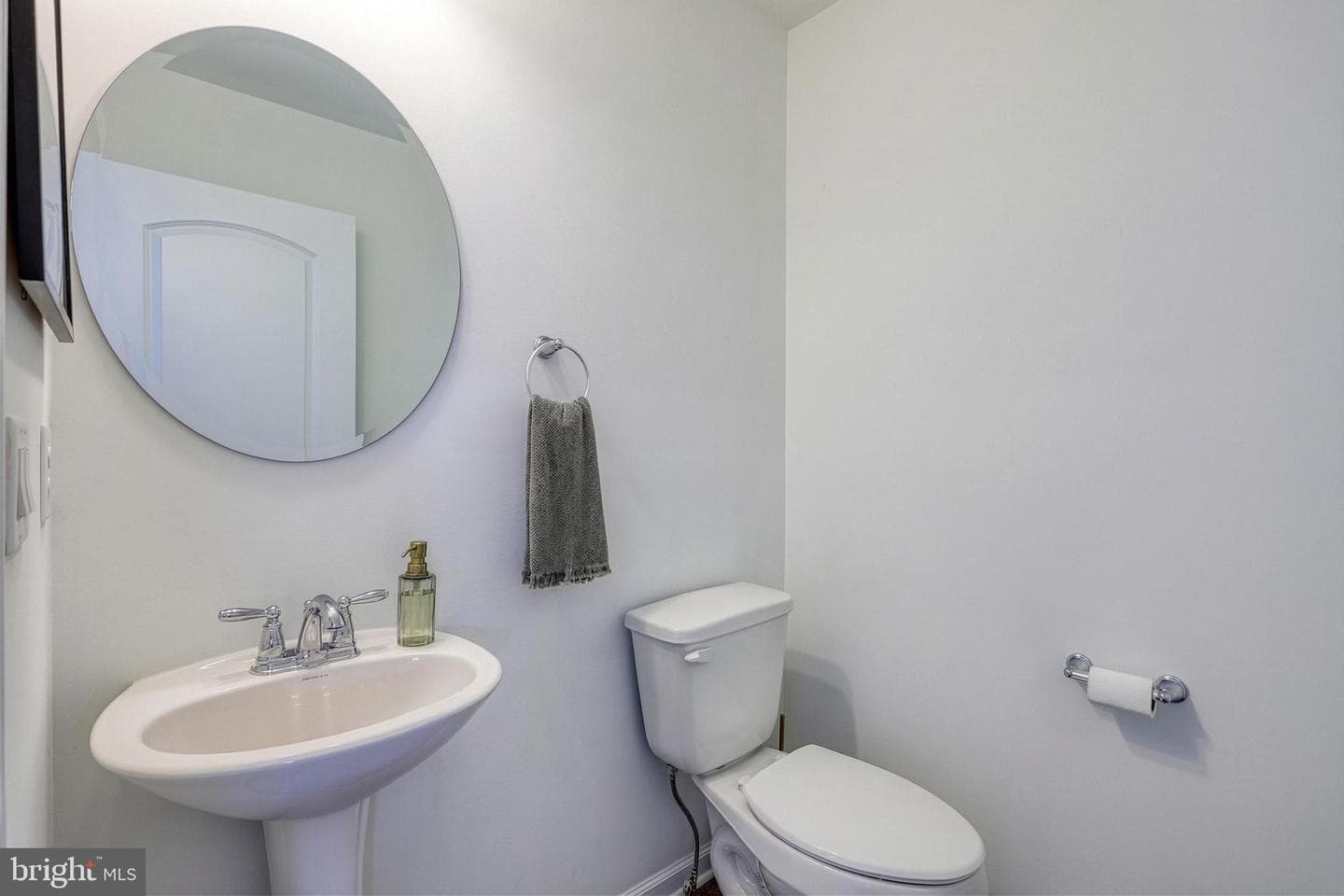 161 High Pointe Drive photo 22