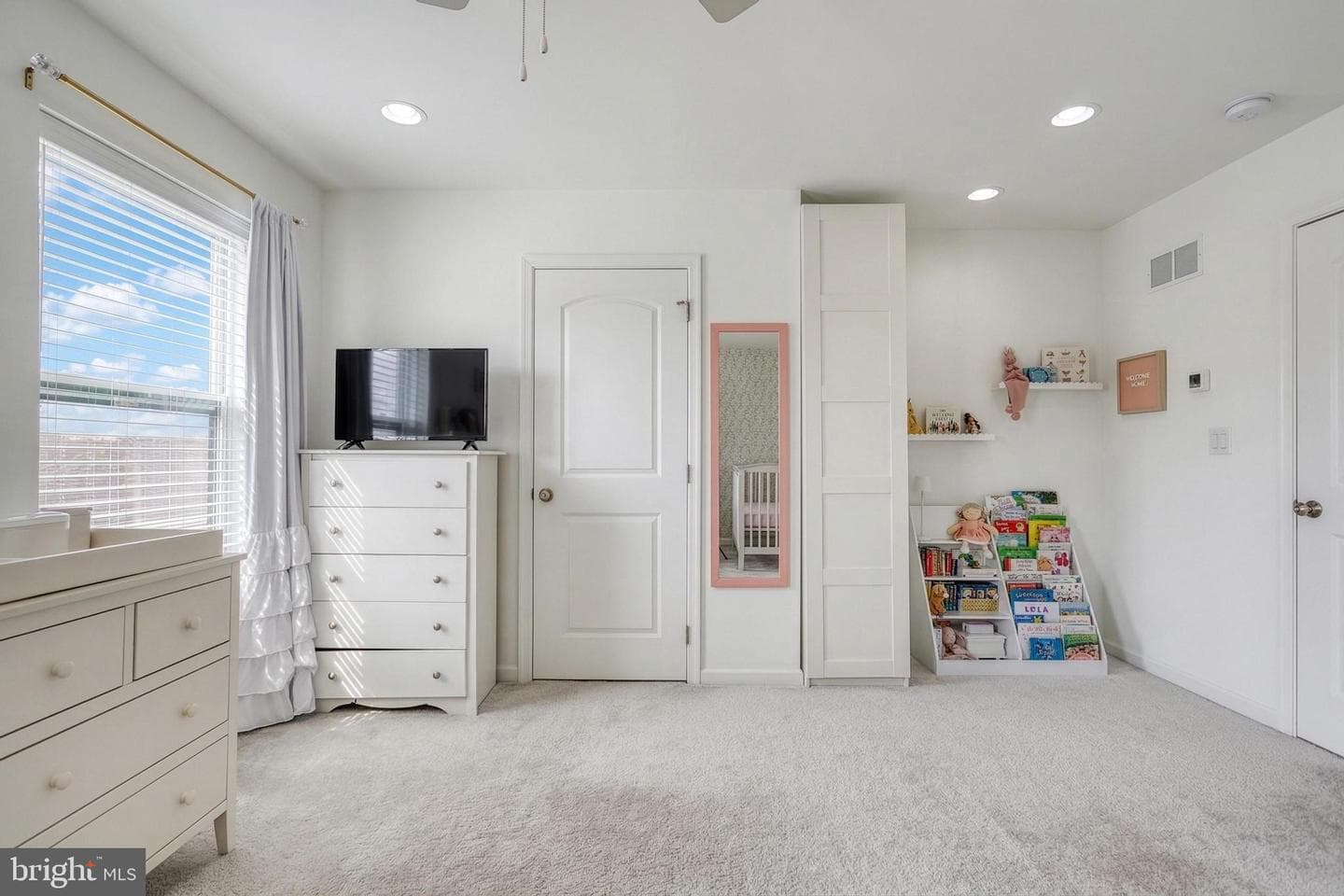 161 High Pointe Drive photo 36