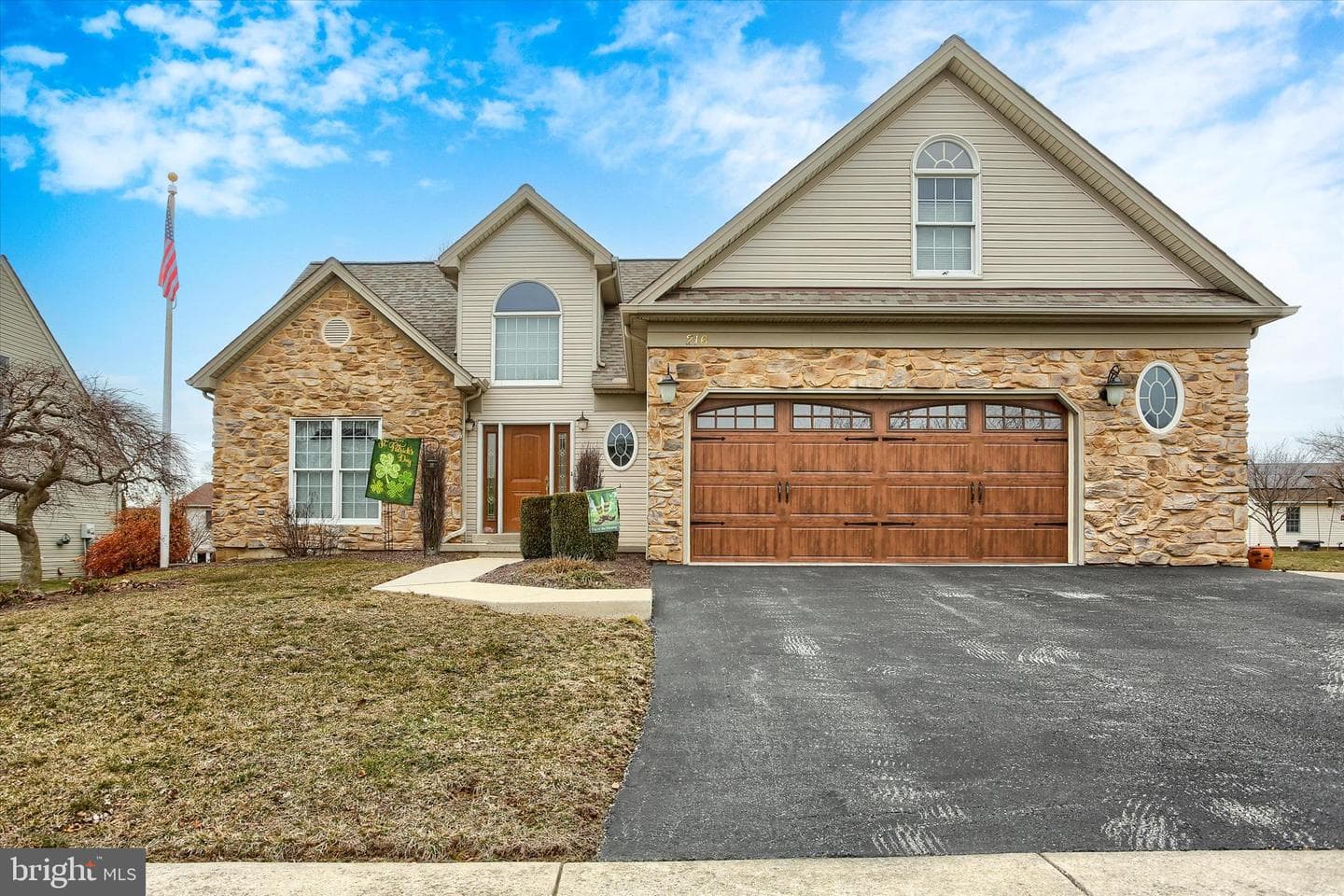 216 Fox Grove Place