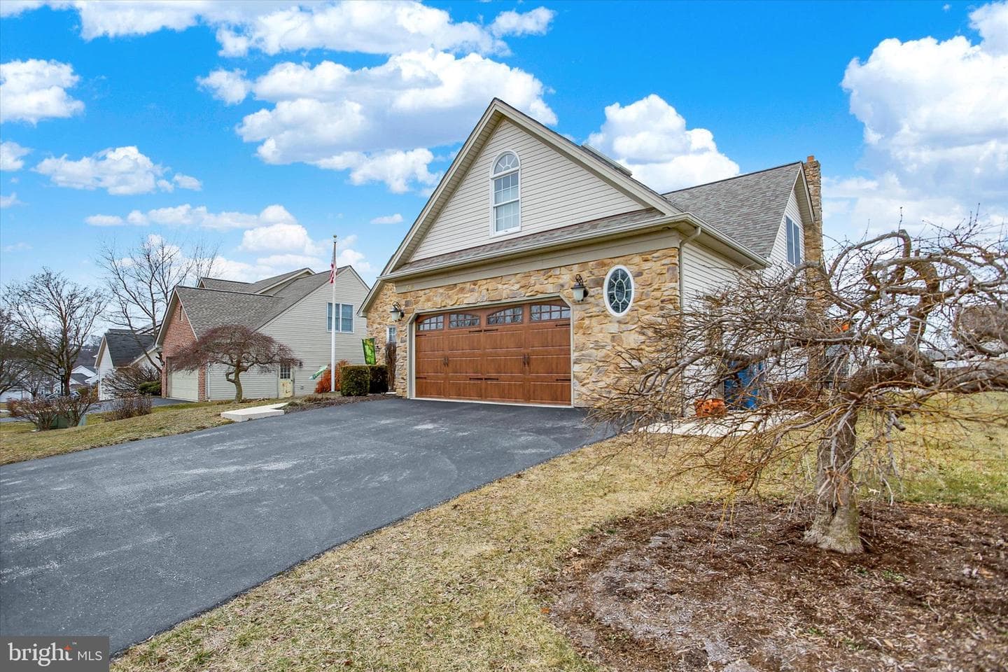 216 Fox Grove Place photo 2