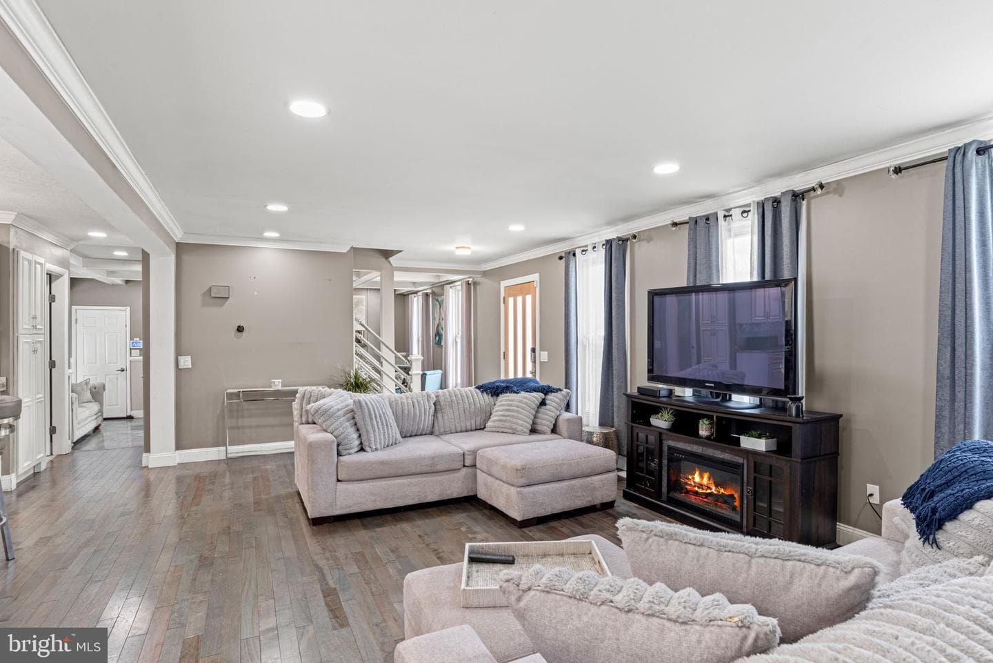 4808 Woodward Drive photo 6