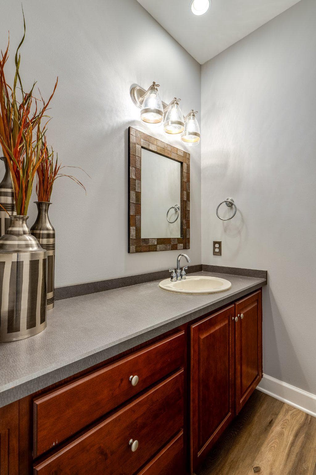 2279 Pullman Way photo 10