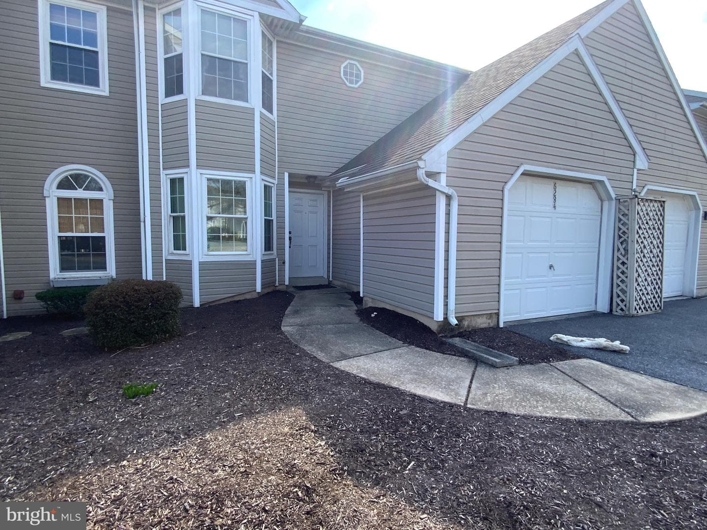 6284 Spring Knoll Drive photo 2