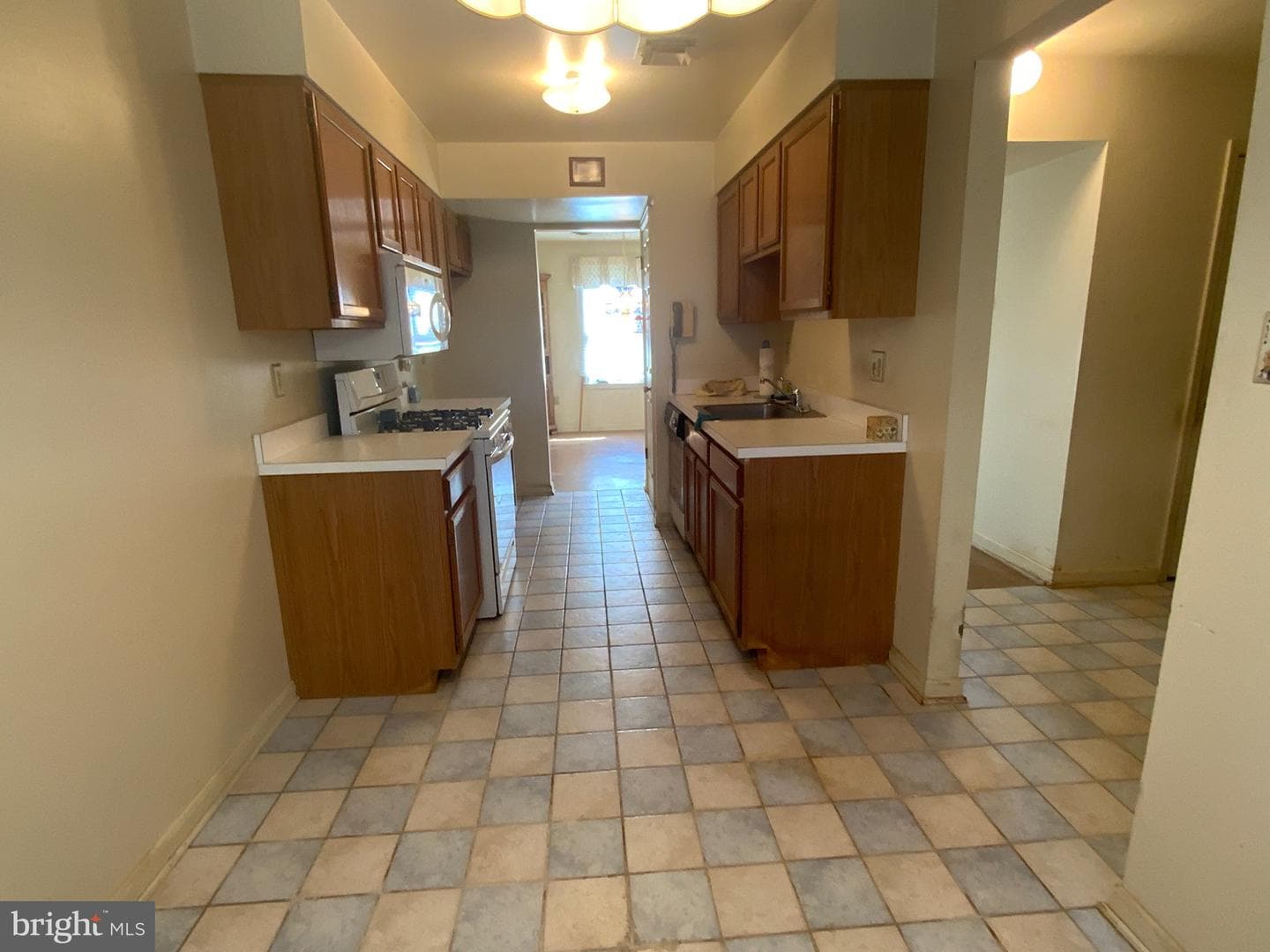 6284 Spring Knoll Drive photo 6