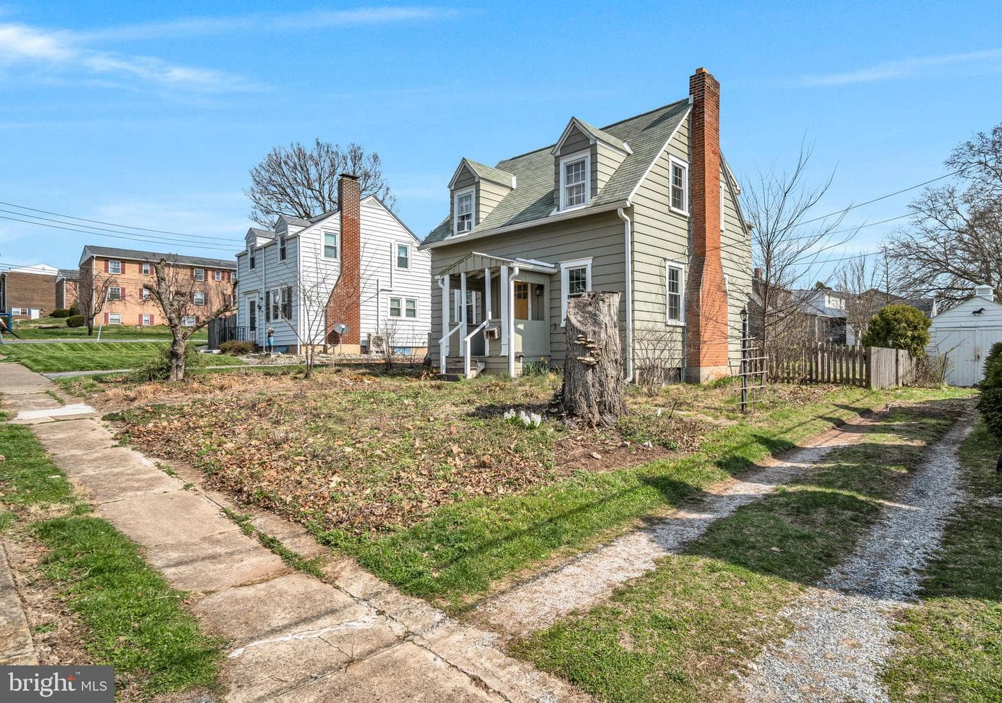 916 N Spring Street photo 3
