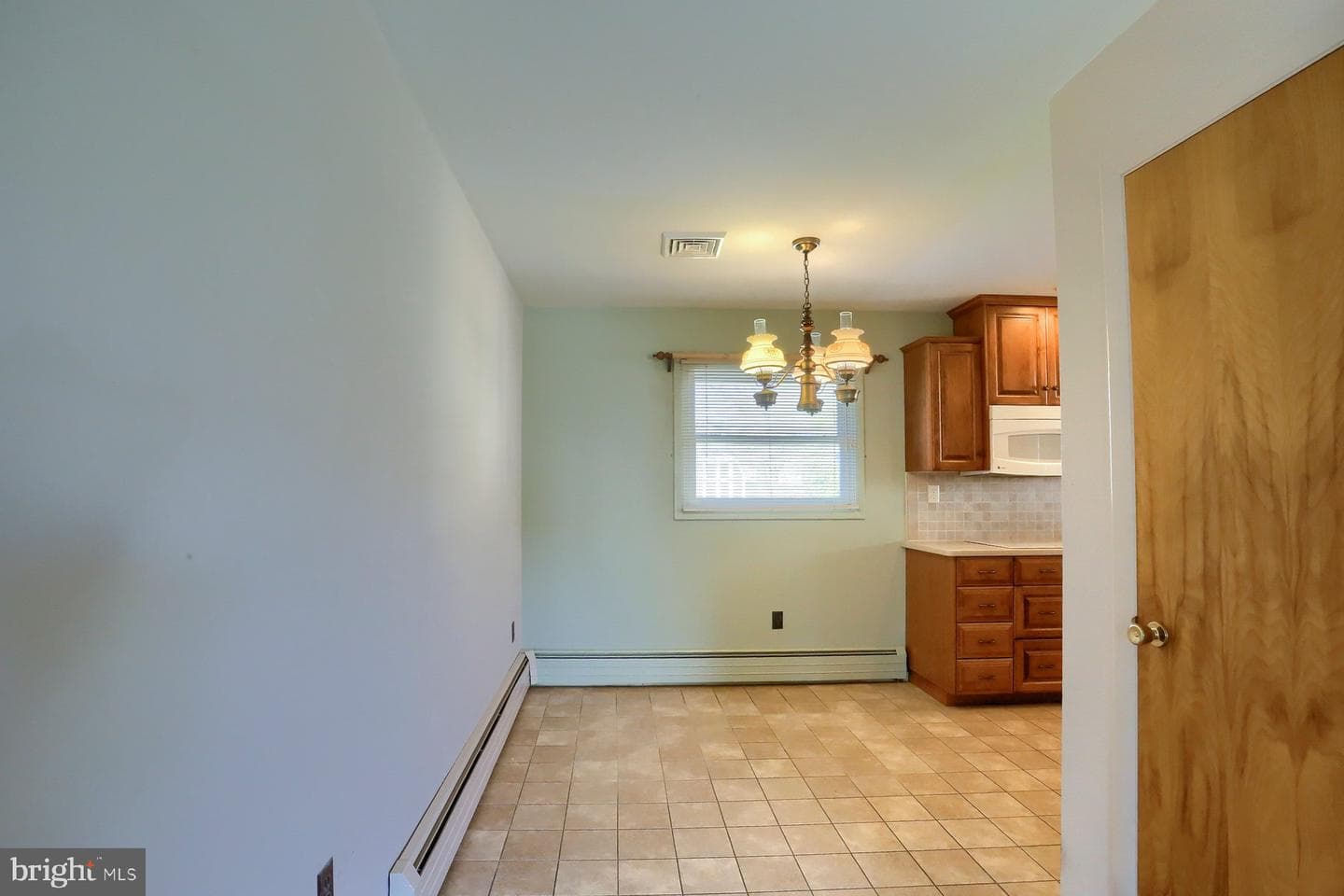 704 Charles Road photo 6