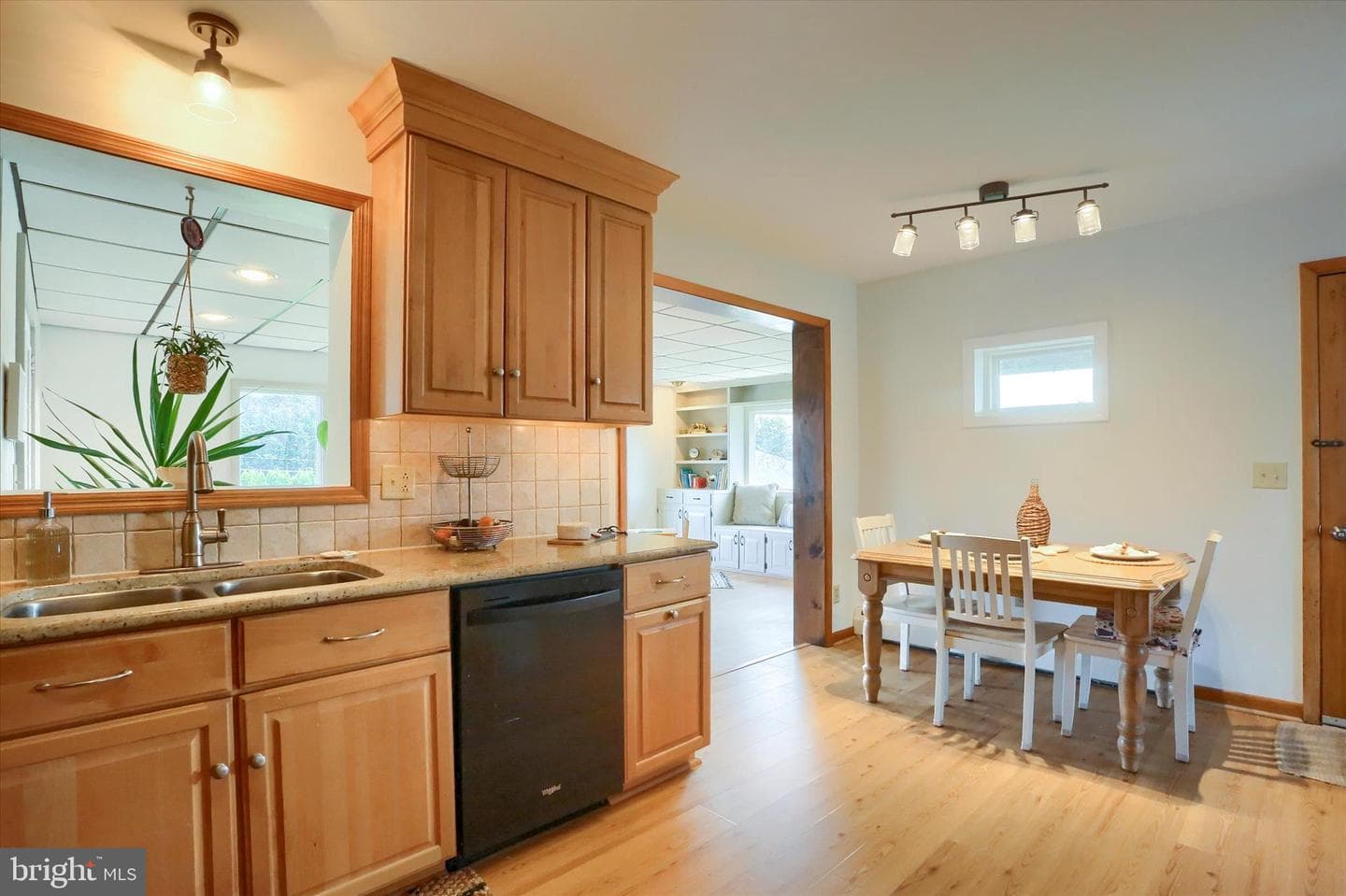 464 Cedar Avenue photo 9