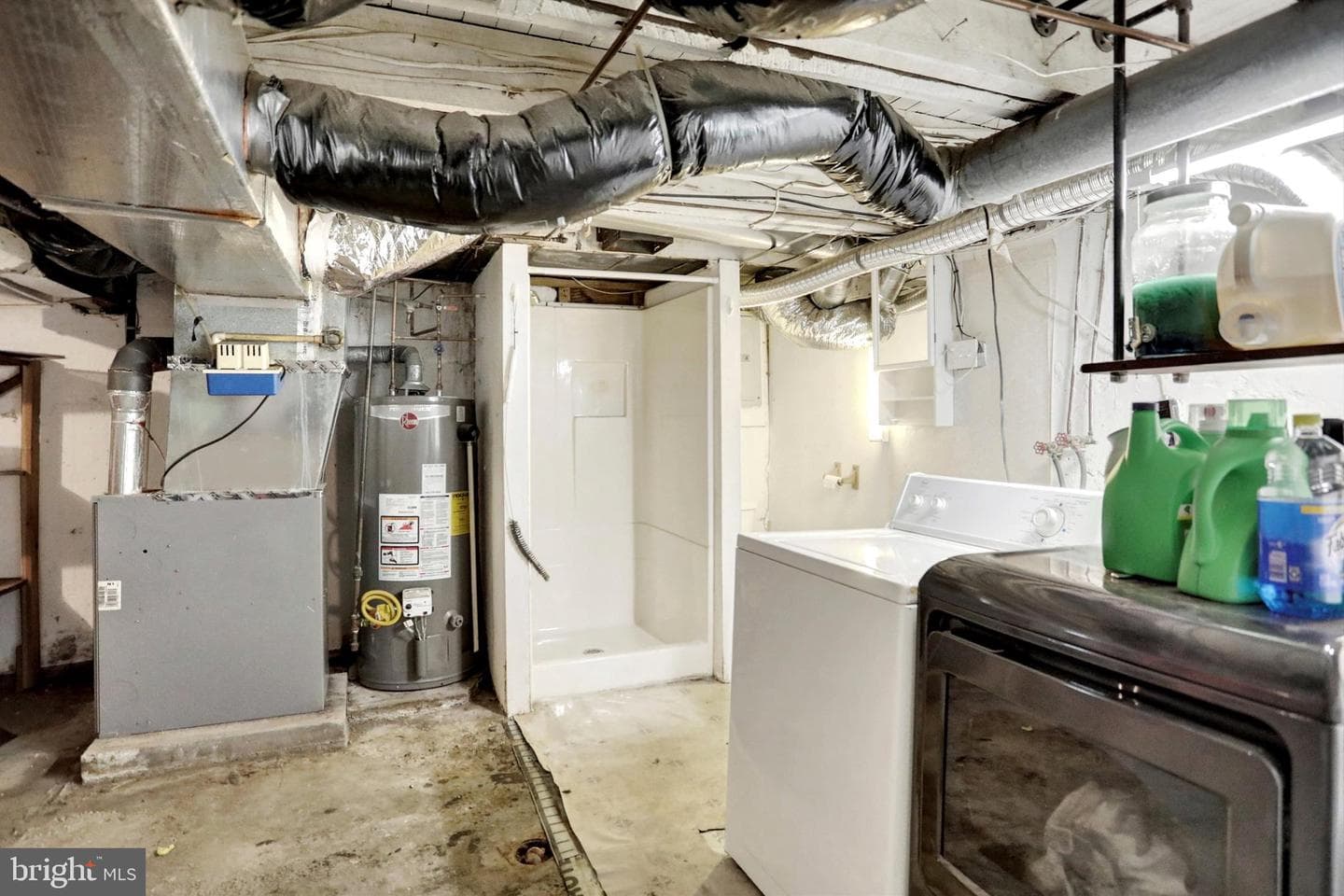 468 Elizabeth Street photo 28