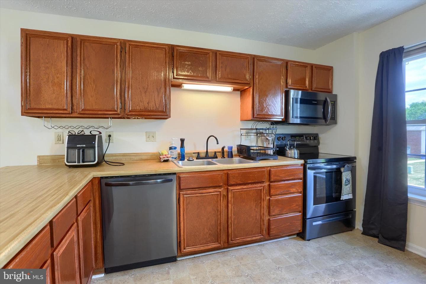 310 Lincoln Avenue photo 10