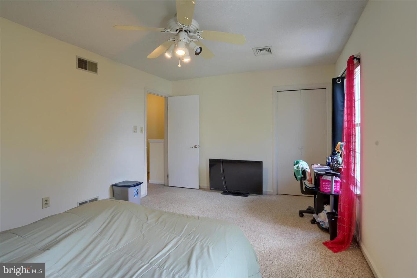 310 Lincoln Avenue photo 27