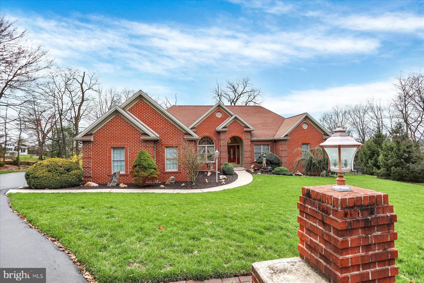 4755 Maple Shade Drive photo 2