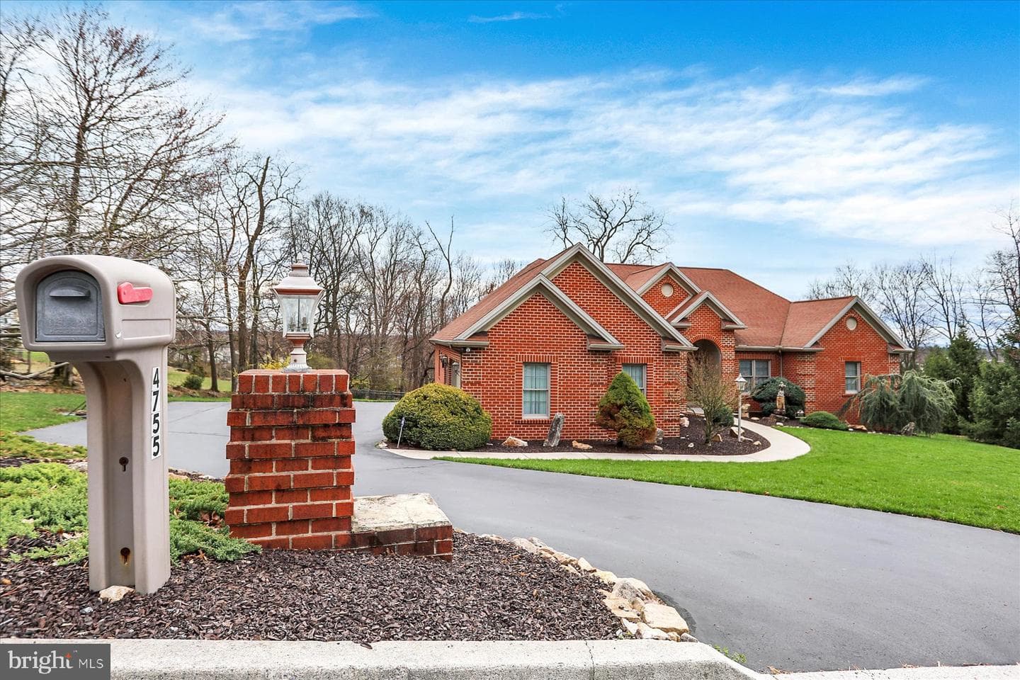 4755 Maple Shade Drive photo 3