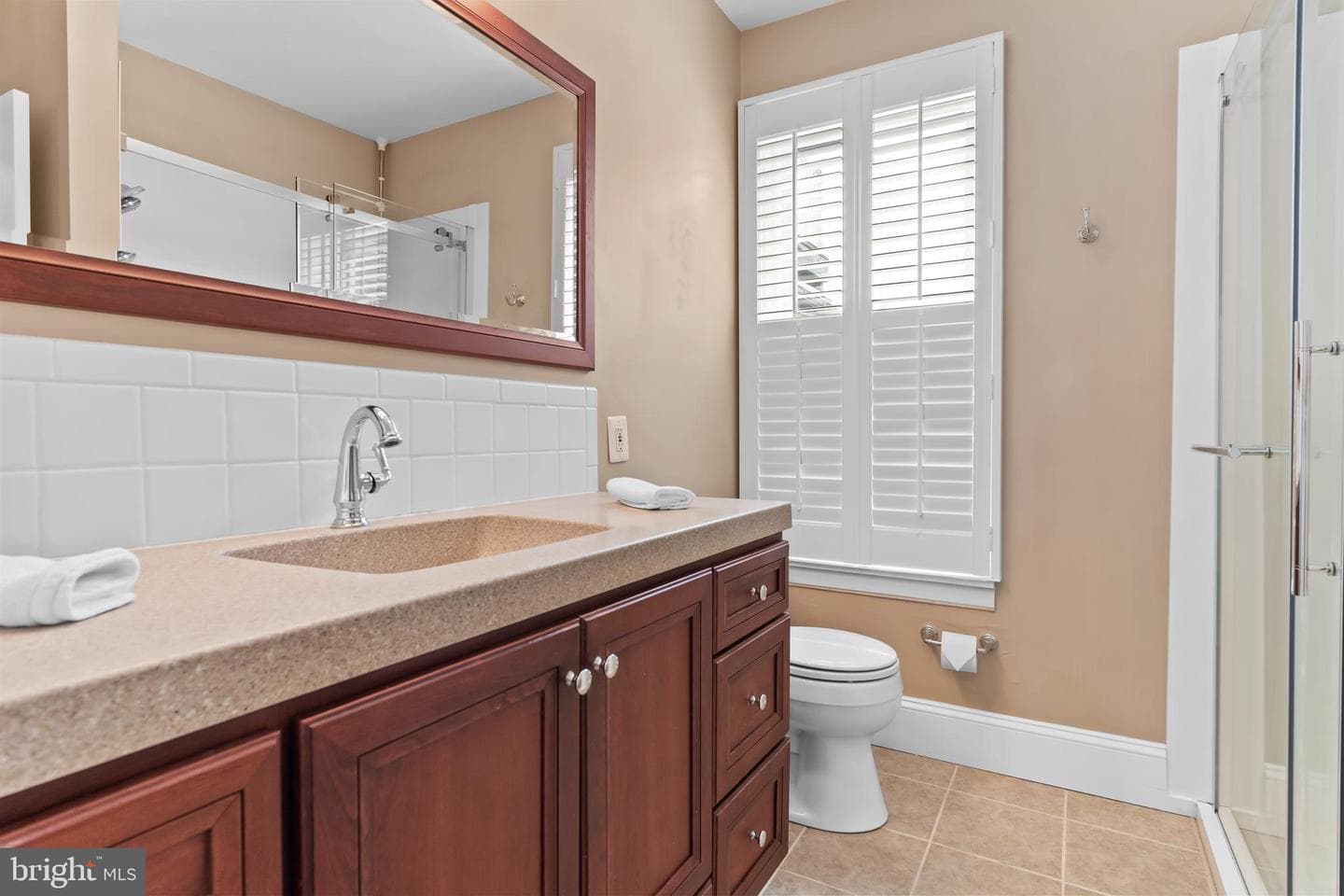 906 Green Street photo 18
