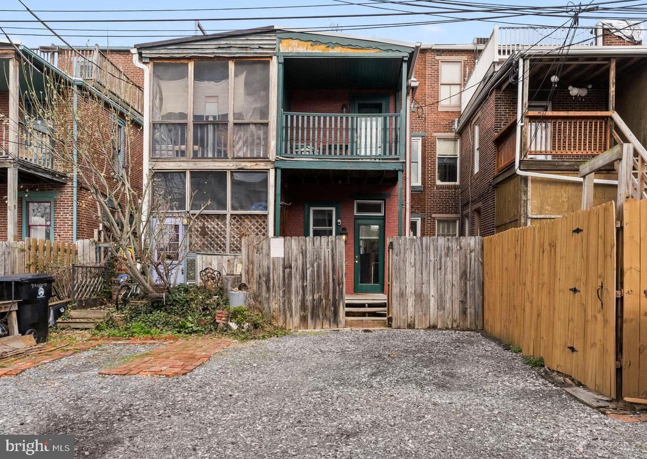 906 Green Street photo 3