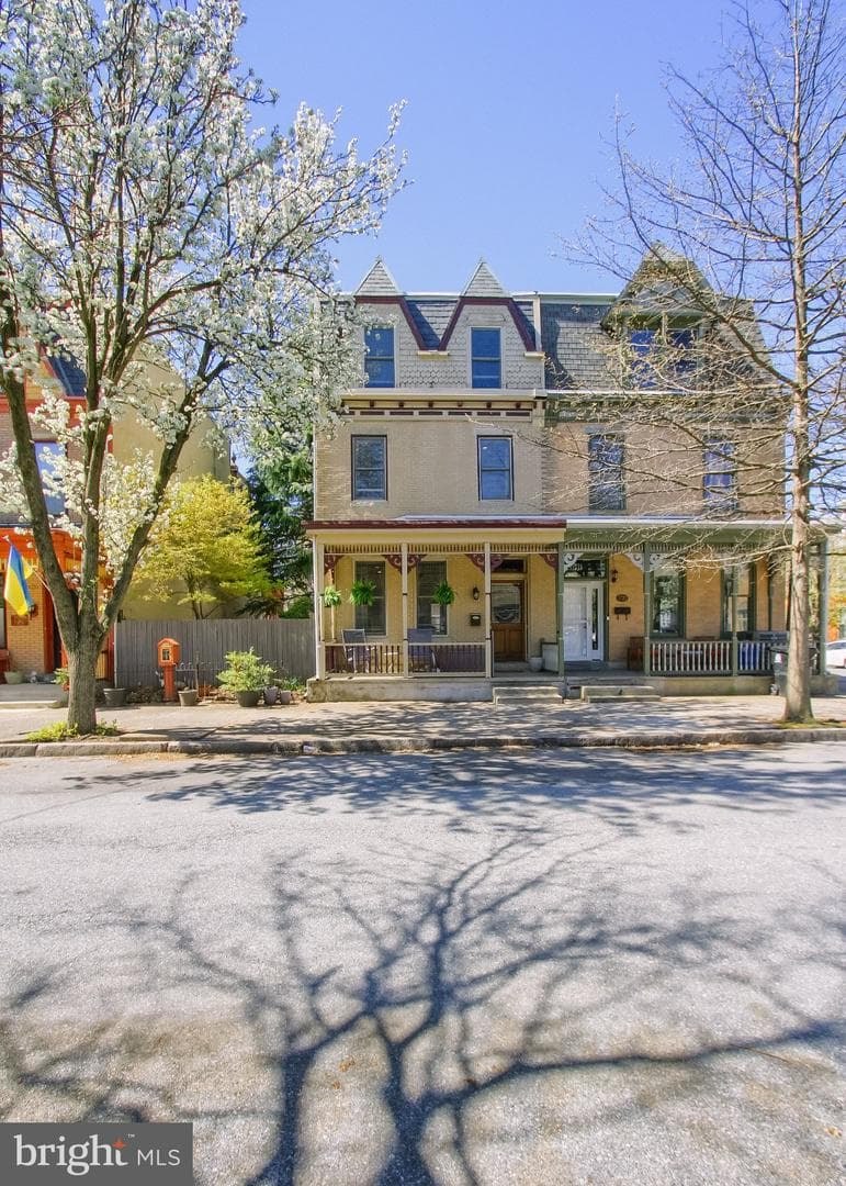 1730 Green Street photo 2