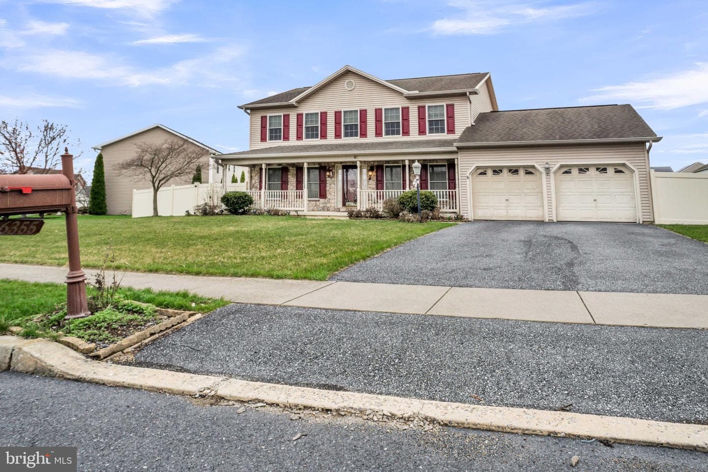 6355 Chatham Glenn Way N photo 2
