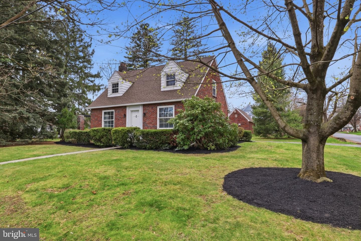 120 Maple Road photo 3