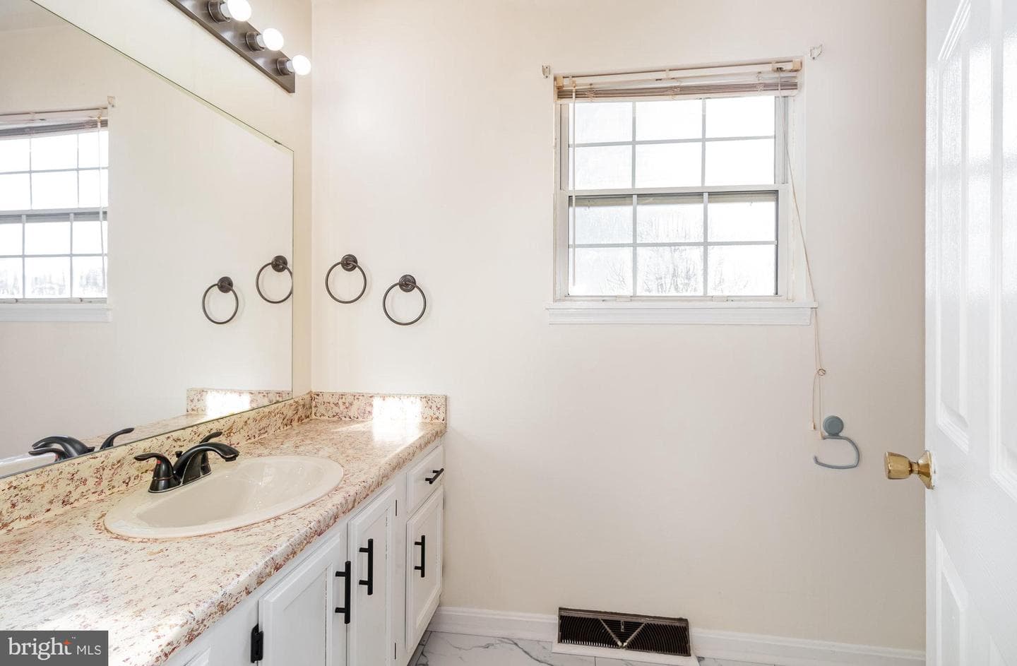 6280 Spring Knoll Drive photo 21