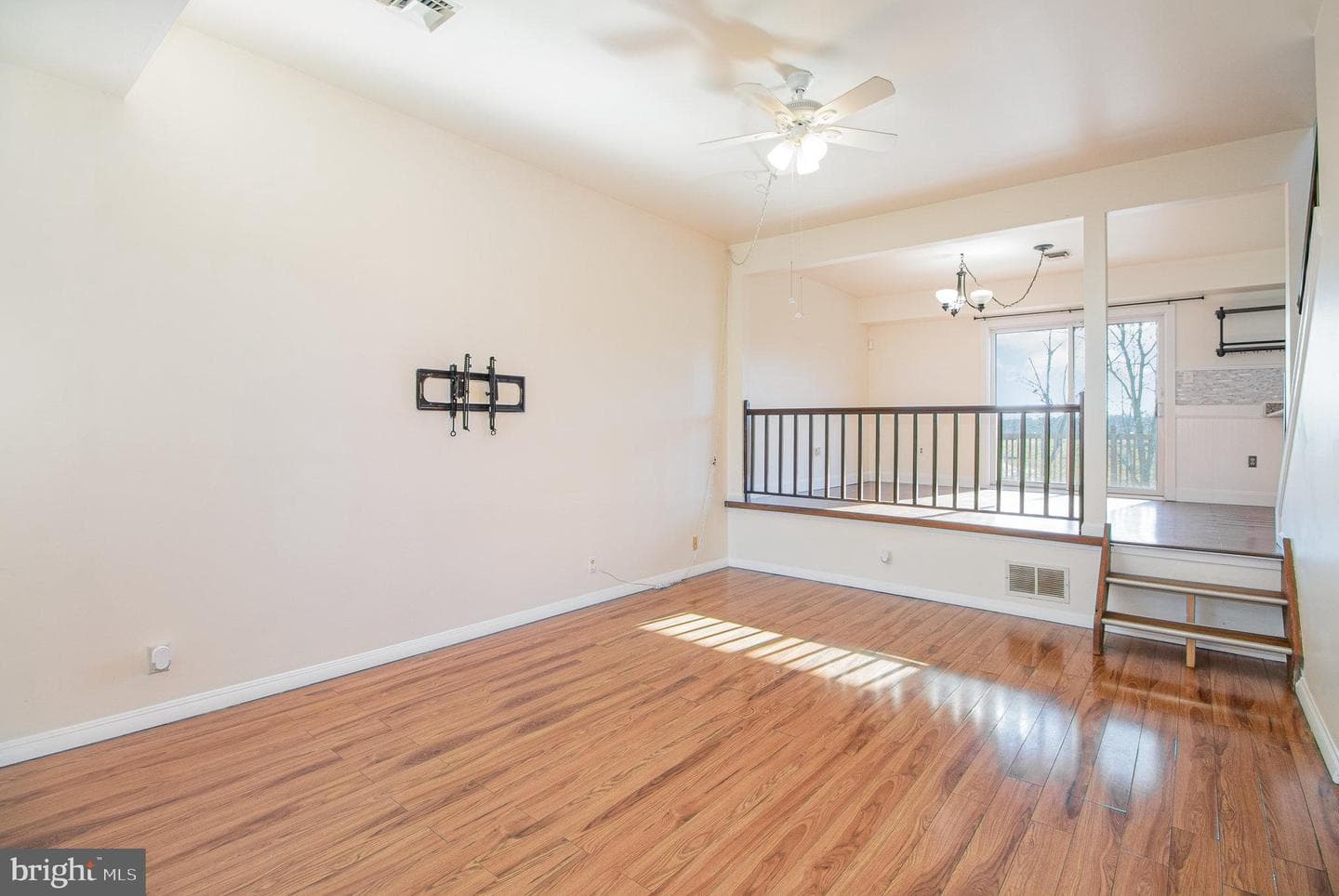 6280 Spring Knoll Drive photo 4