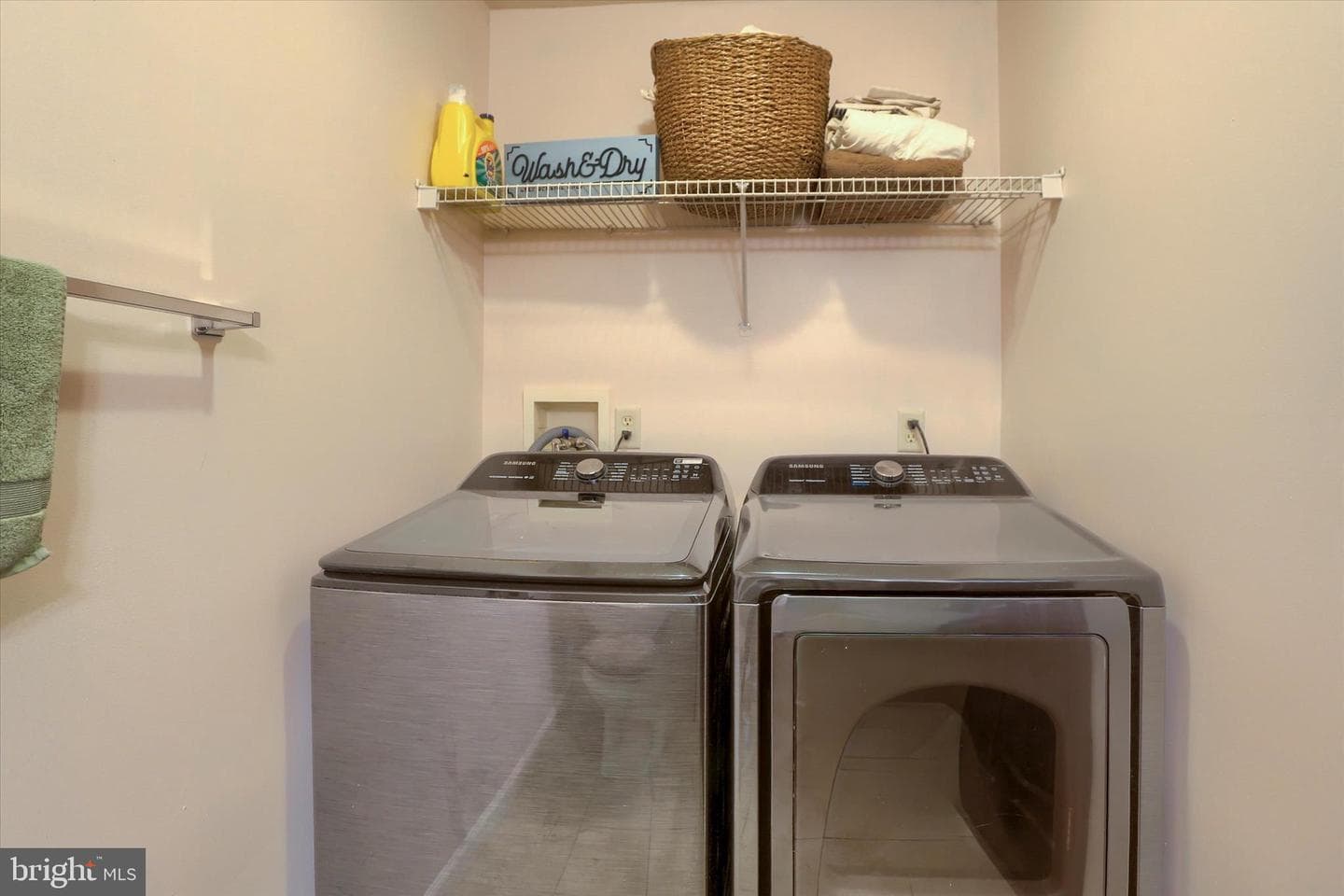 12 Edgewater Drive photo 17
