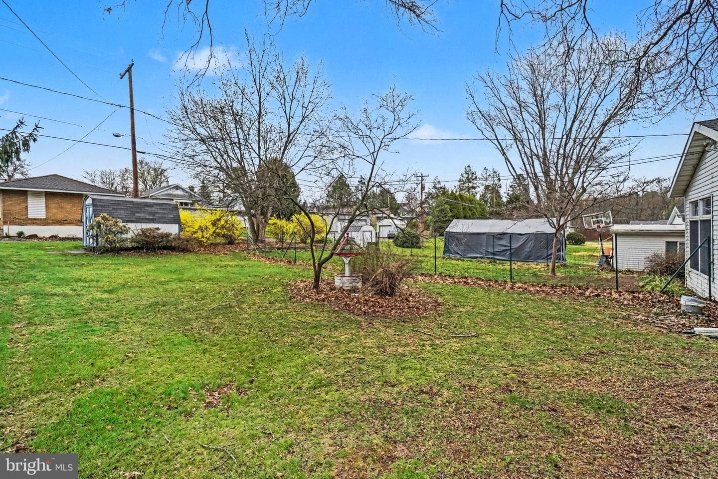 907 Meadow Lane photo 25