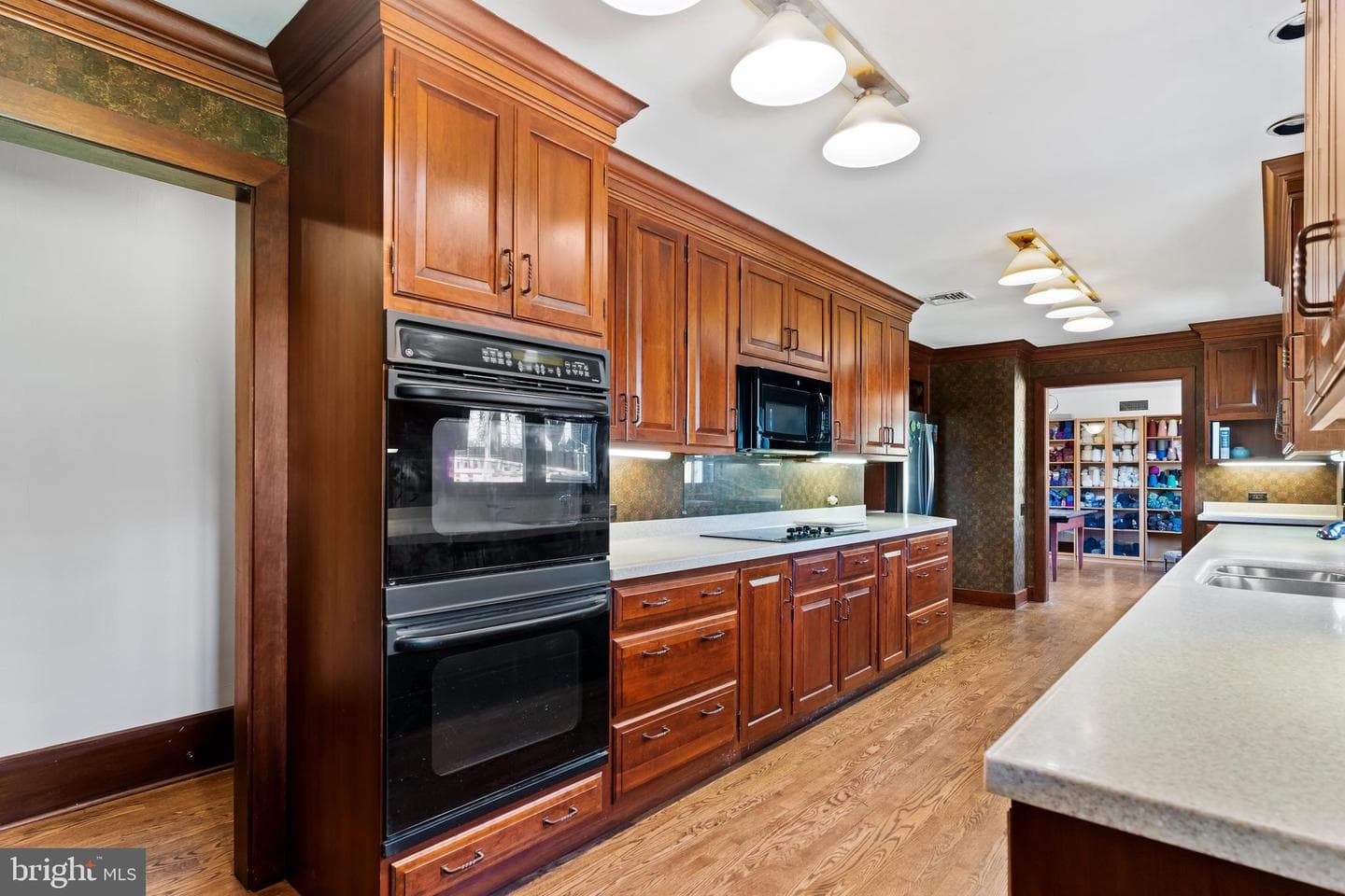 2301 Valley Road photo 11