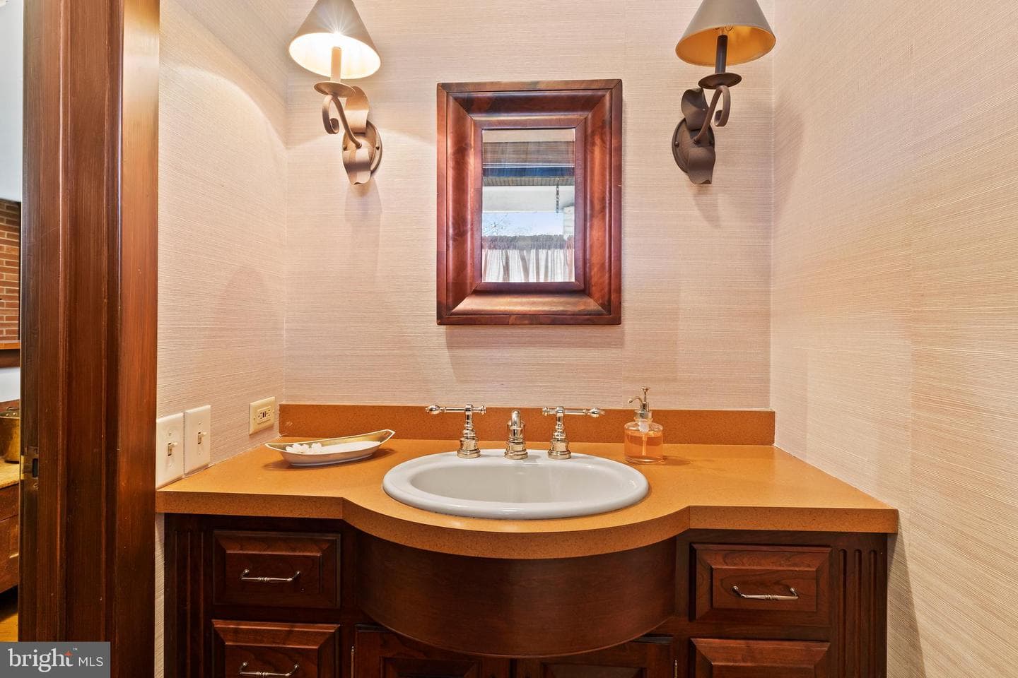 2301 Valley Road photo 30