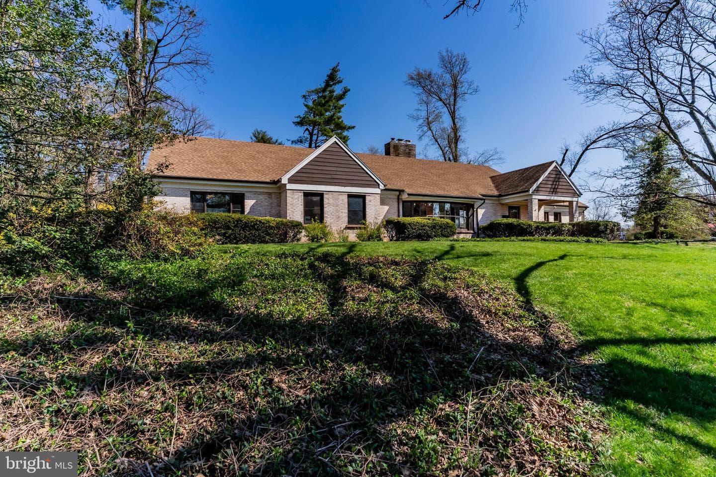 2301 Valley Road photo 37