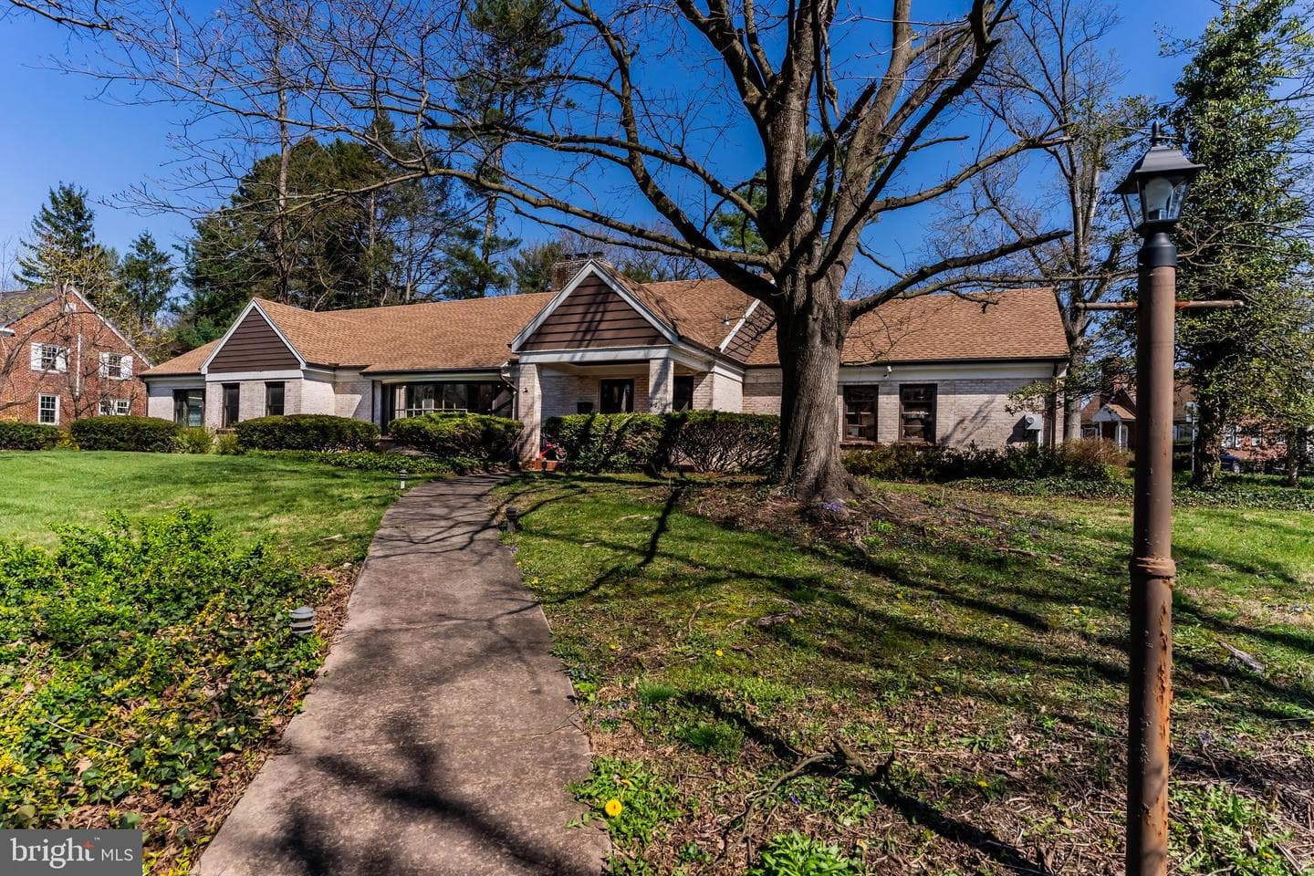 2301 Valley Road photo 38