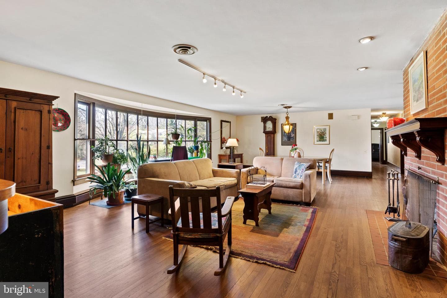 2301 Valley Road photo 8