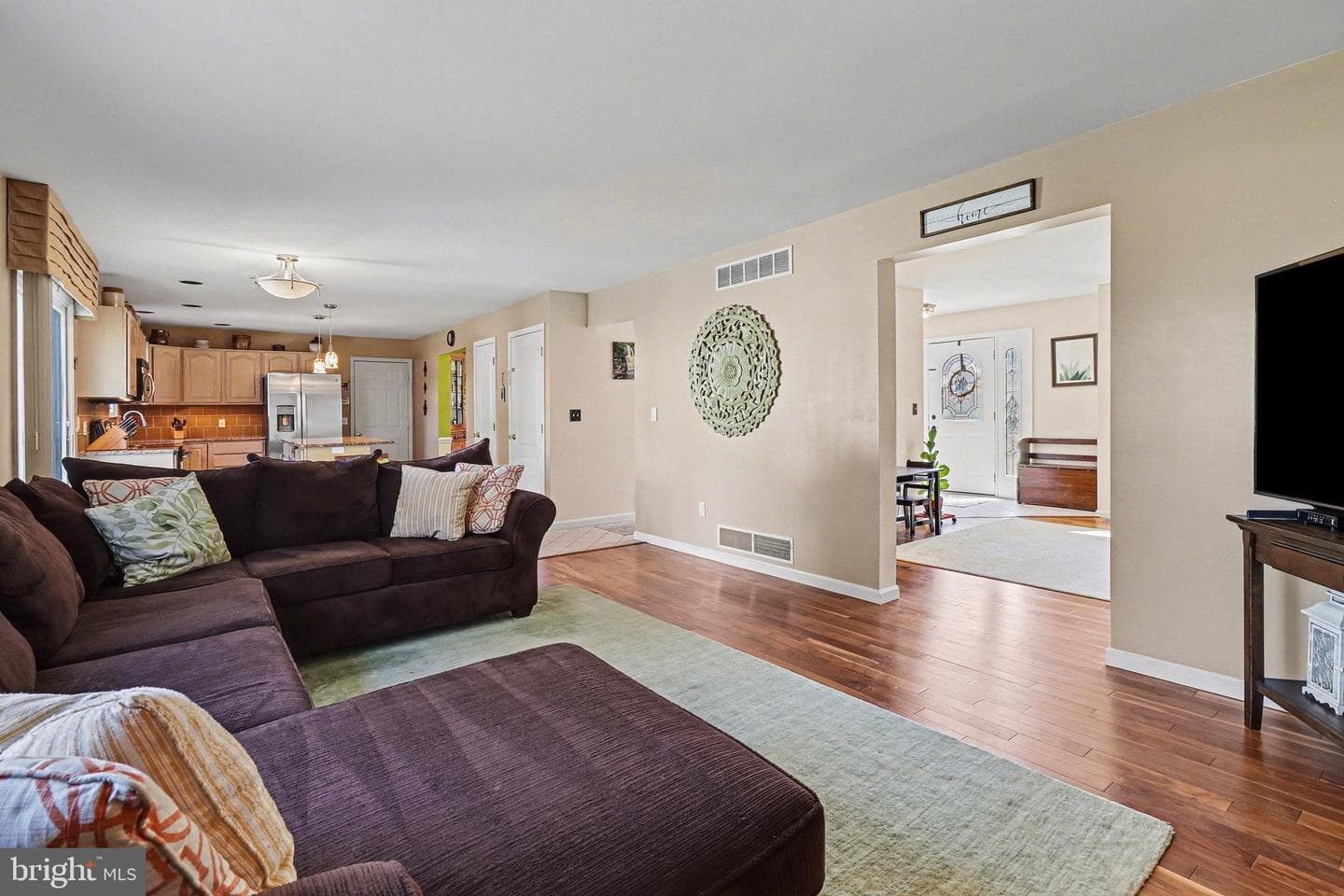 6126 Chatham Court photo 8