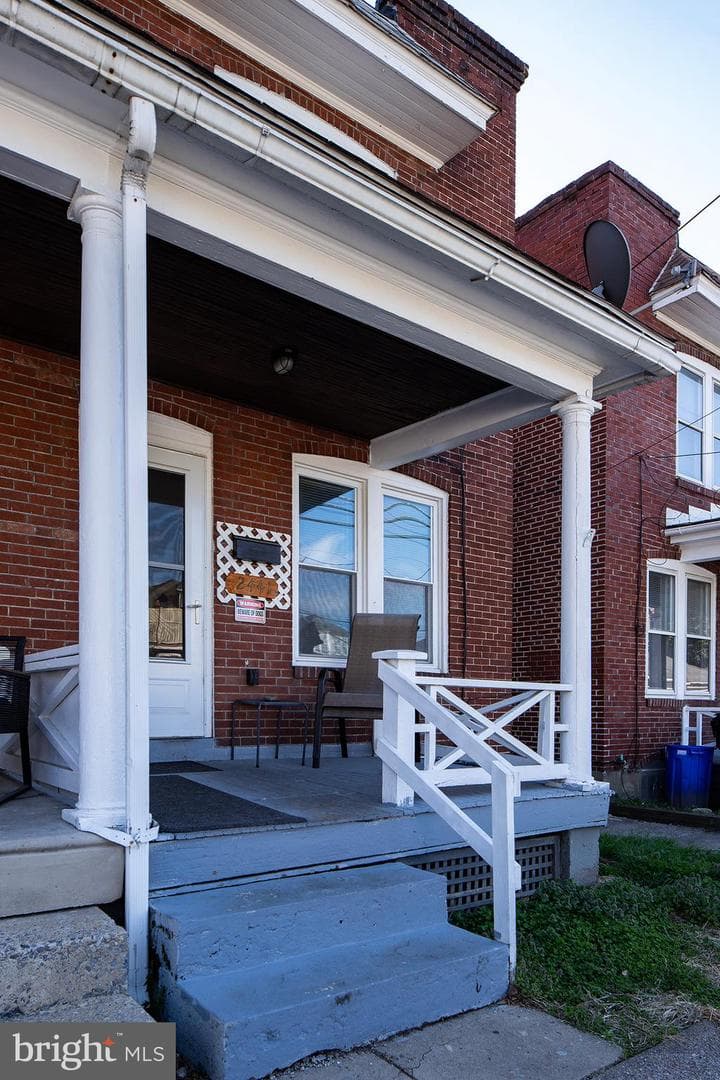 2441 Penn Street photo 4