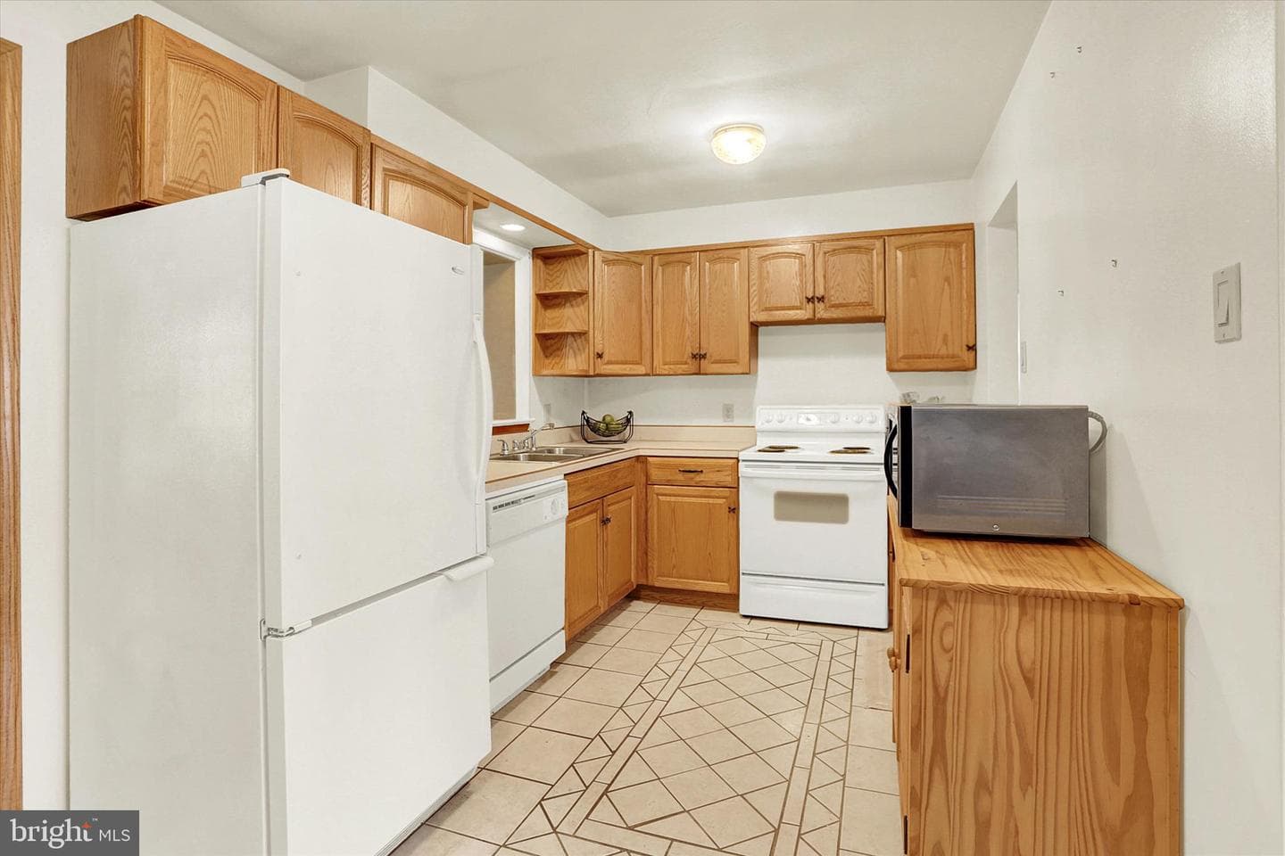124 Levan Street photo 11