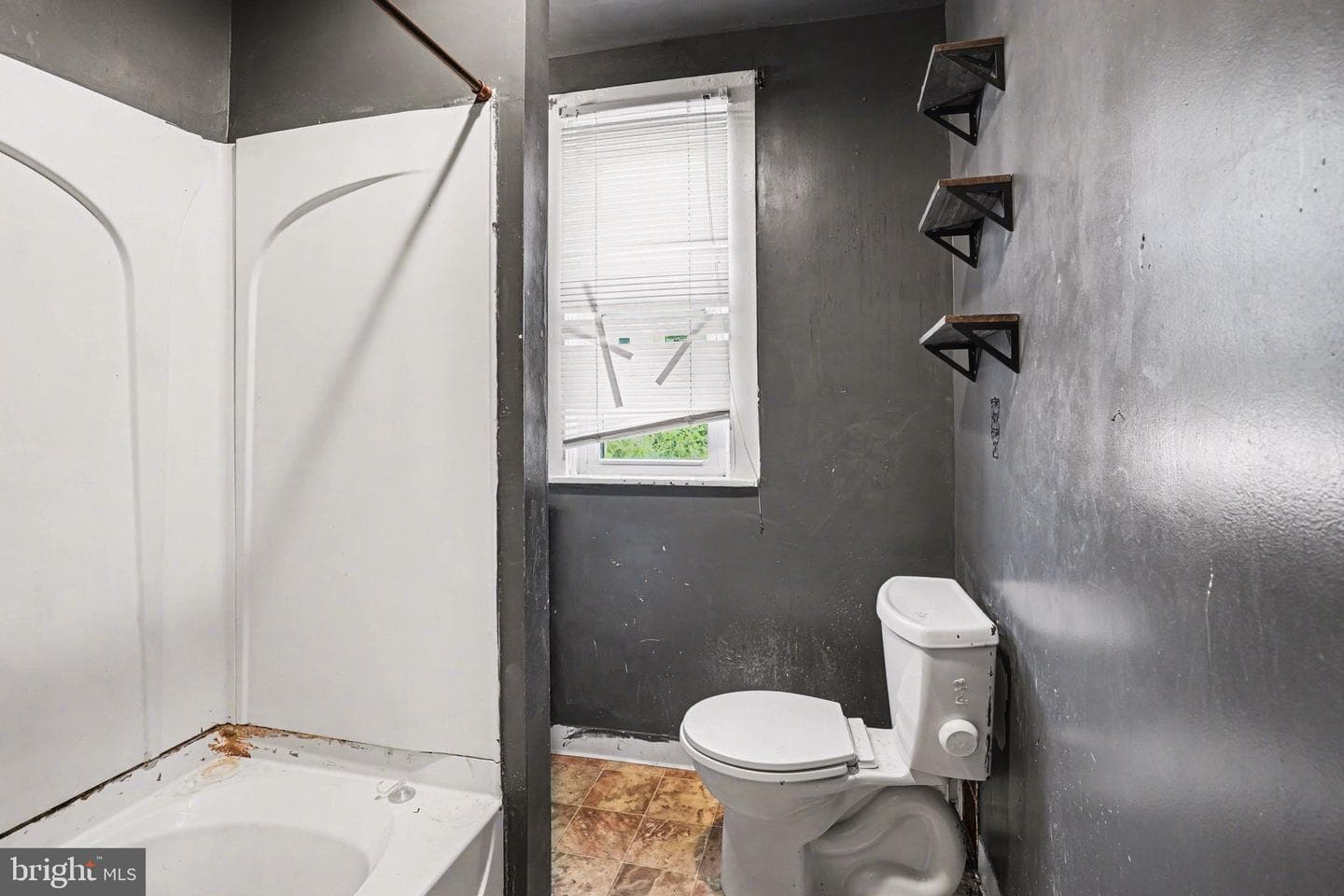 631 Dunkle Street photo 9