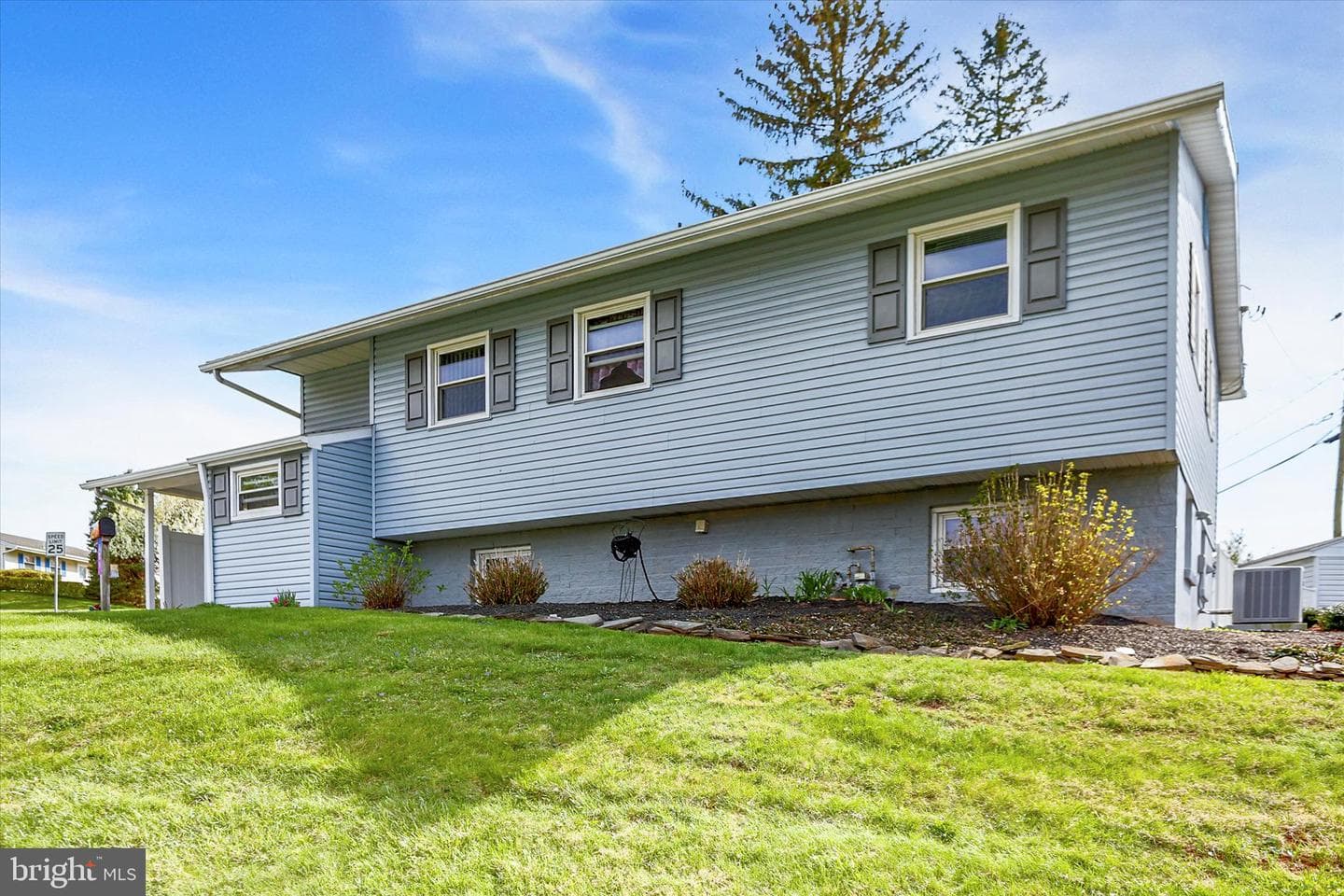129 Shirley Drive photo 2