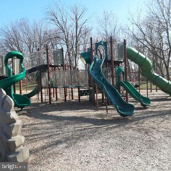 652 Springhouse Lane photo 33